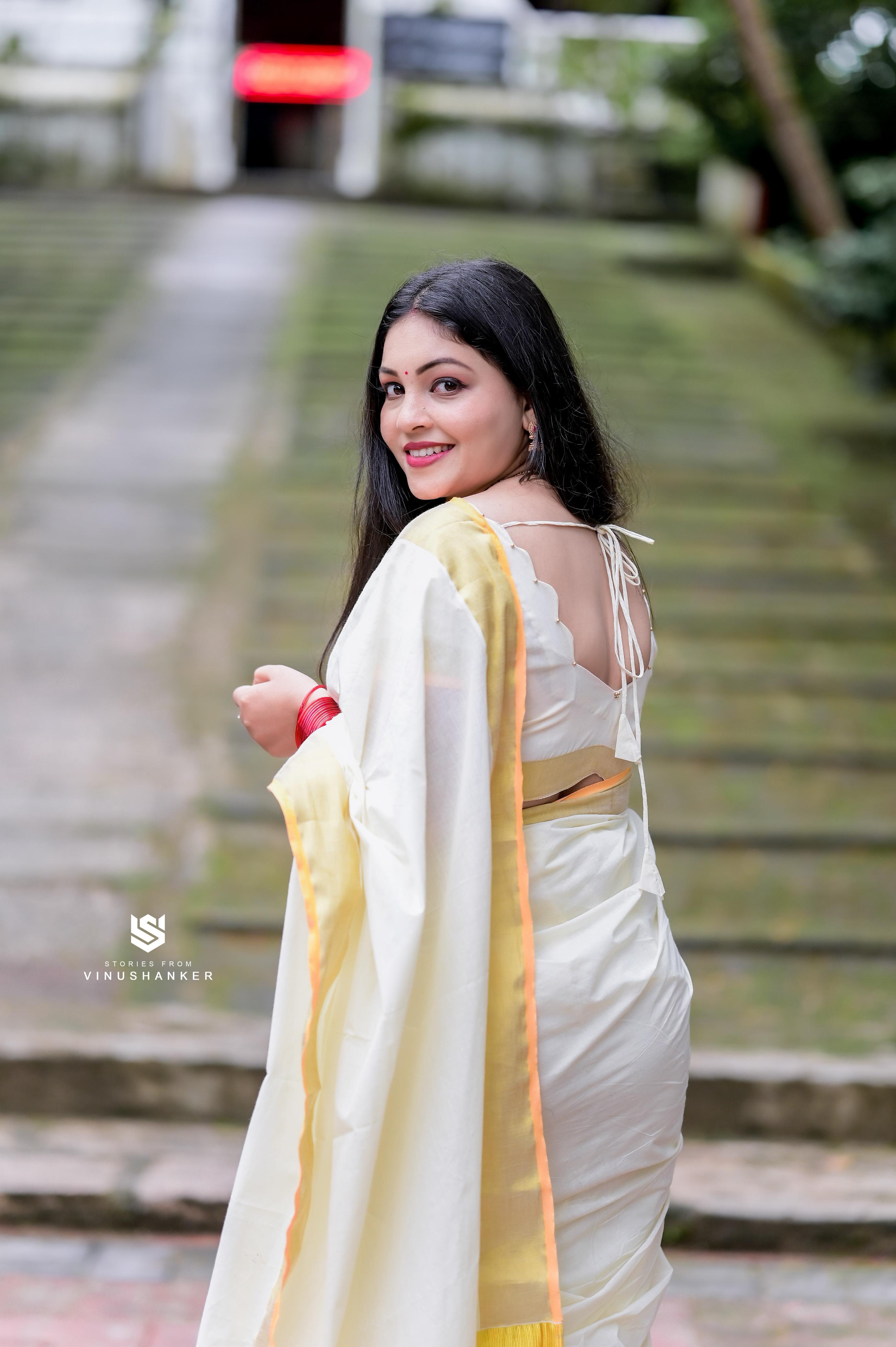 Balaramapuram Handloom Inspired Plain Cotton Kasavu Saree - KBG