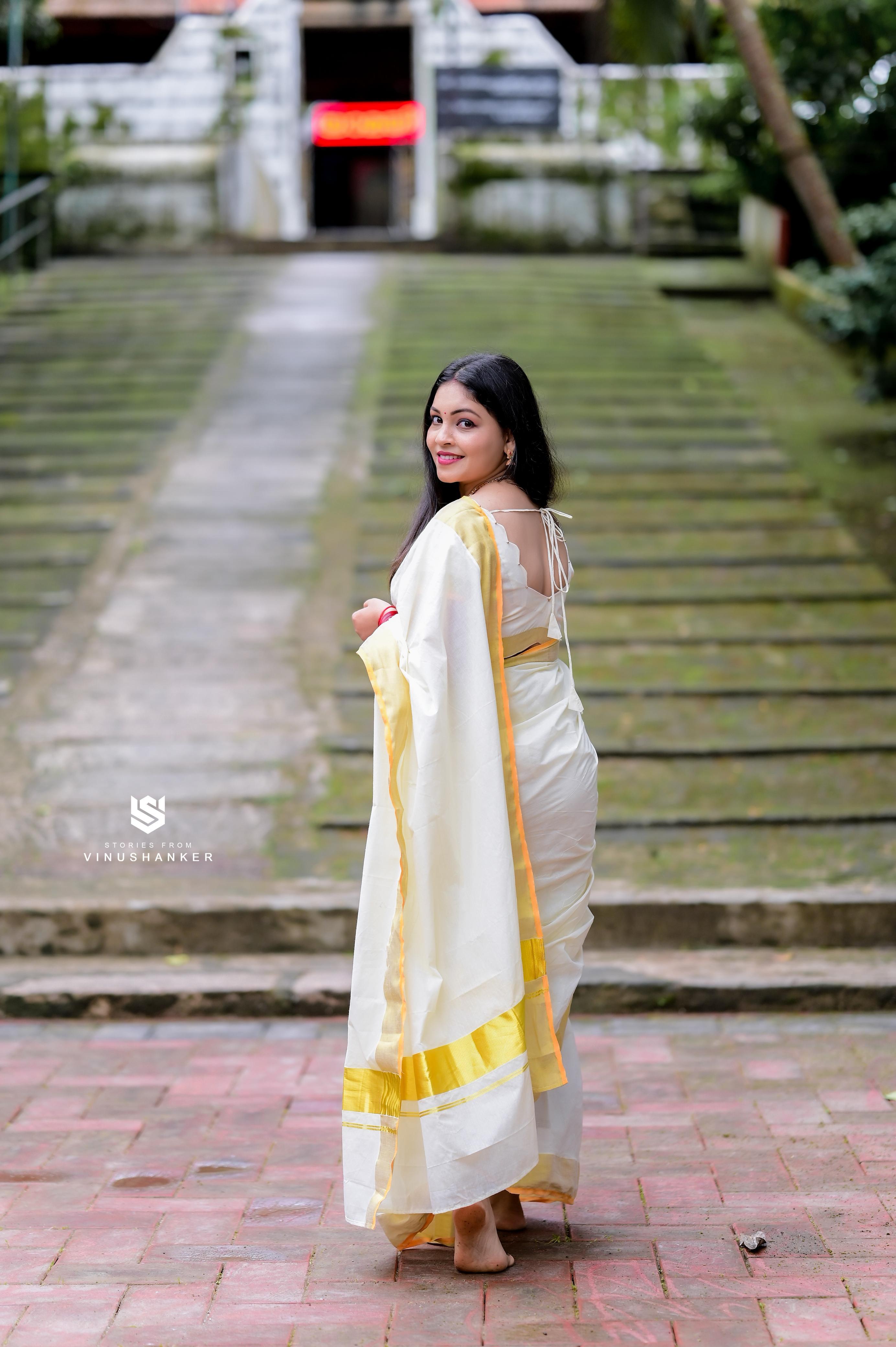 Balaramapuram Handloom Inspired Plain Cotton Kasavu Saree - KBG