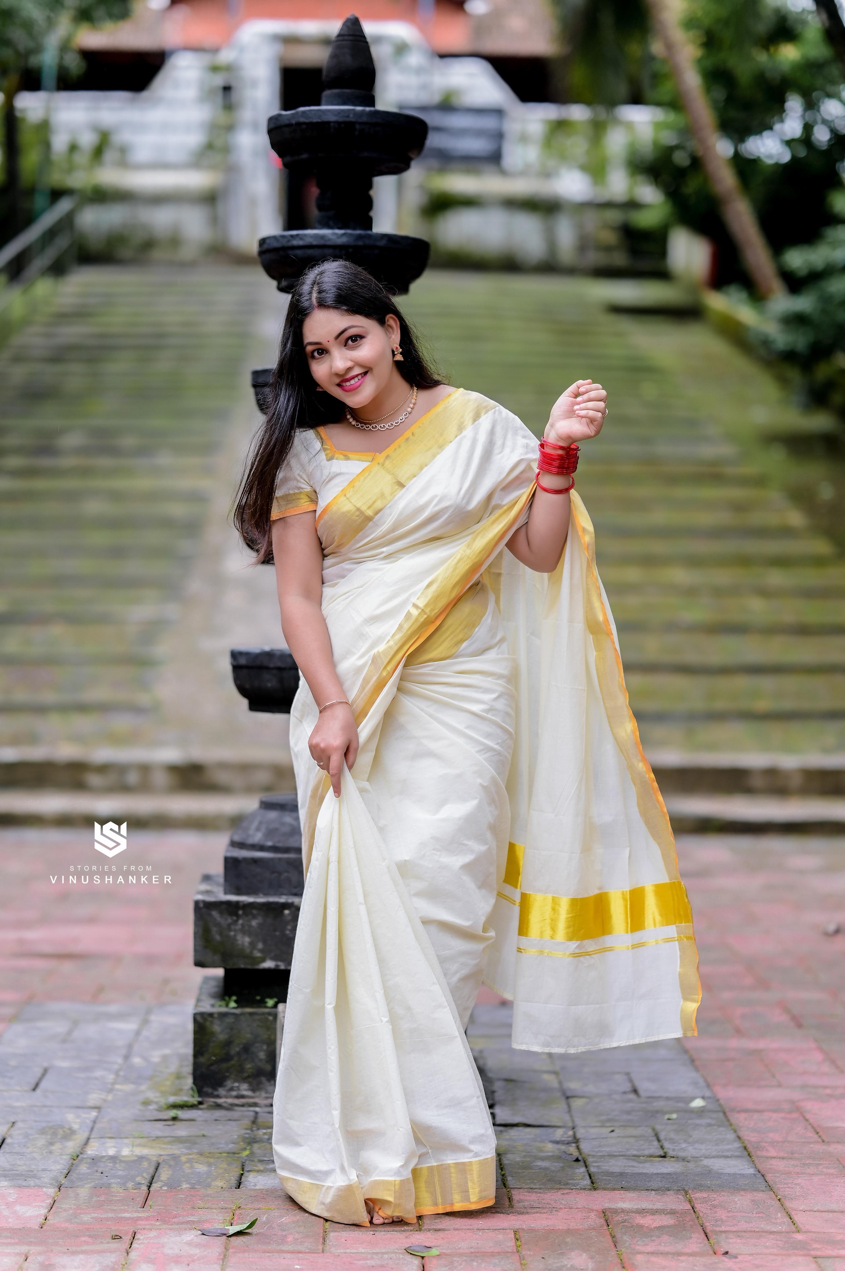 Balaramapuram Handloom Inspired Plain Cotton Kasavu Saree - KBG