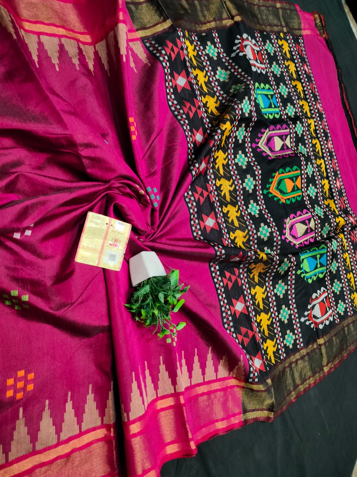 PURE RAW SILK TEMPLE BORDER SAREE - SU