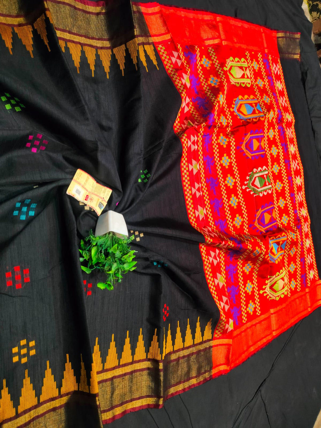 PURE RAW SILK TEMPLE BORDER SAREE - SU