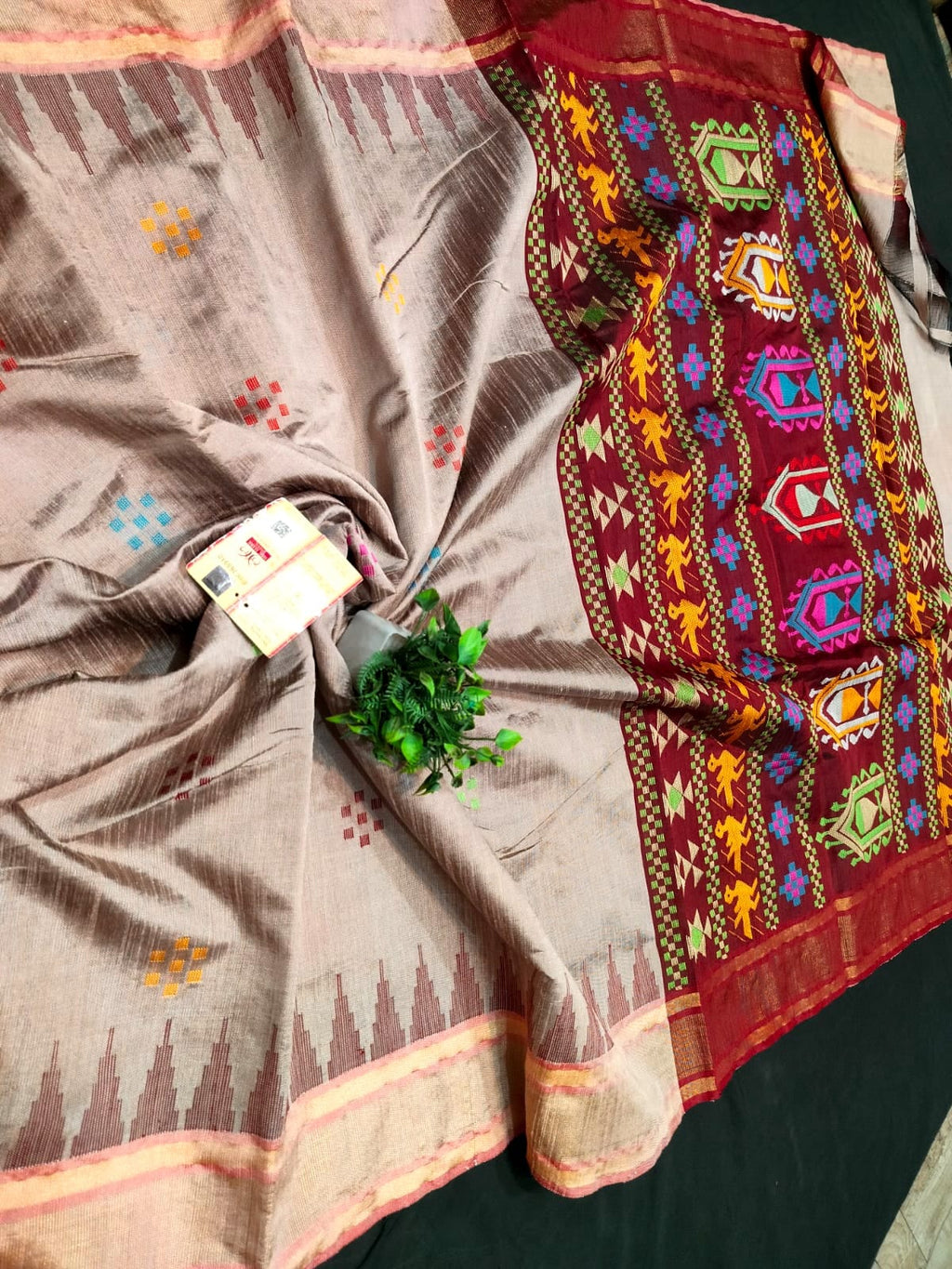 PURE RAW SILK TEMPLE BORDER SAREE - SU