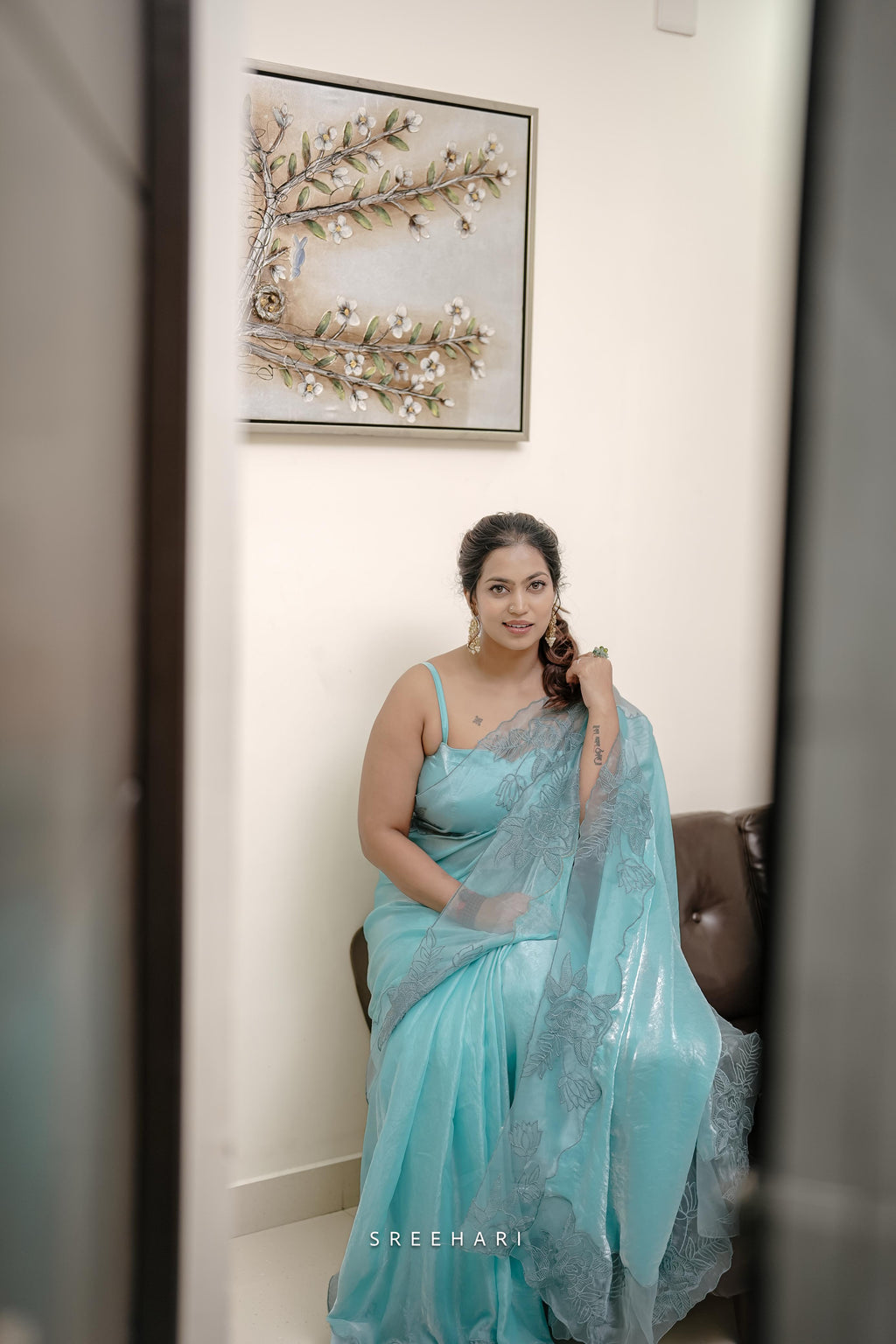 Aloura – Premium Glass Tissue Saree - KBG