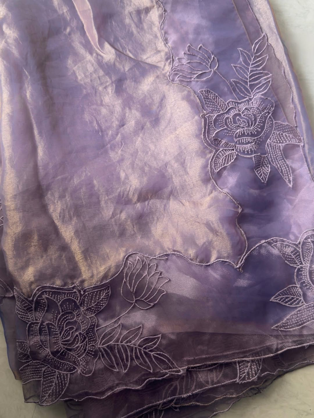 Aloura – Premium Glass Tissue Saree - KBG