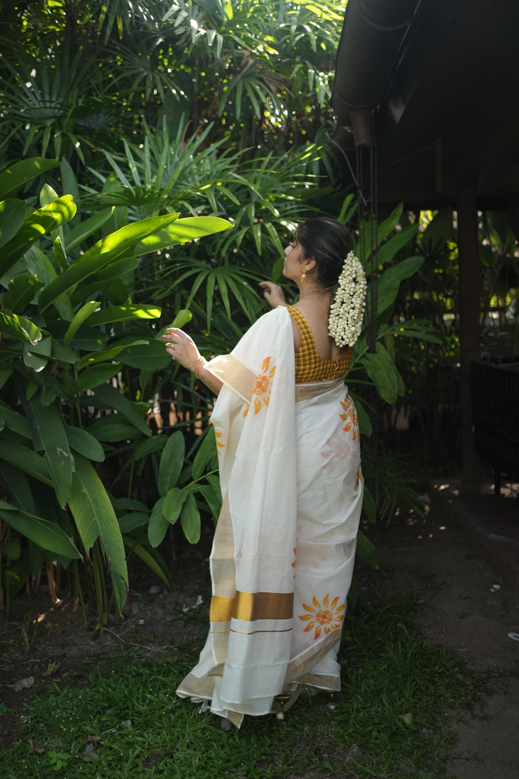🌻 Suryakanthi – Sunflower Kerala Cotton Saree 🌻 - KBG