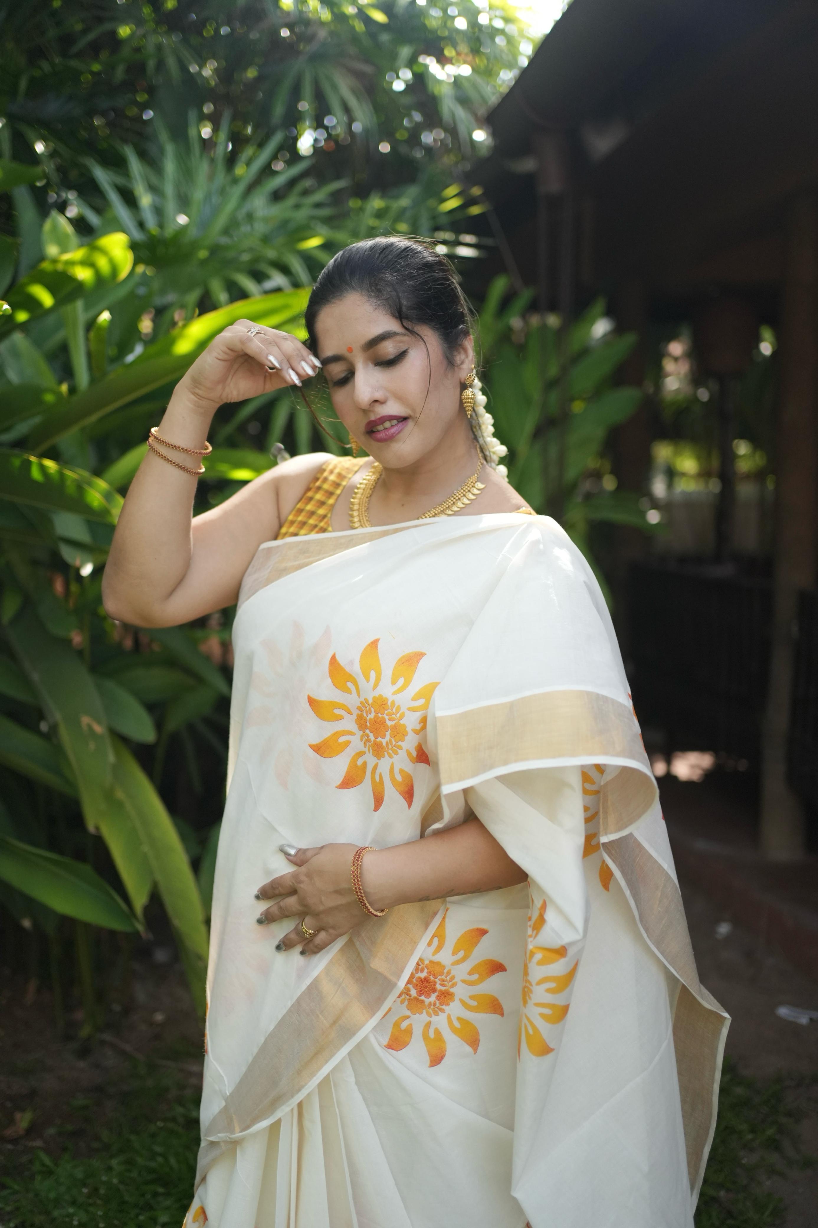🌻 Suryakanthi – Sunflower Kerala Cotton Saree 🌻 - KBG