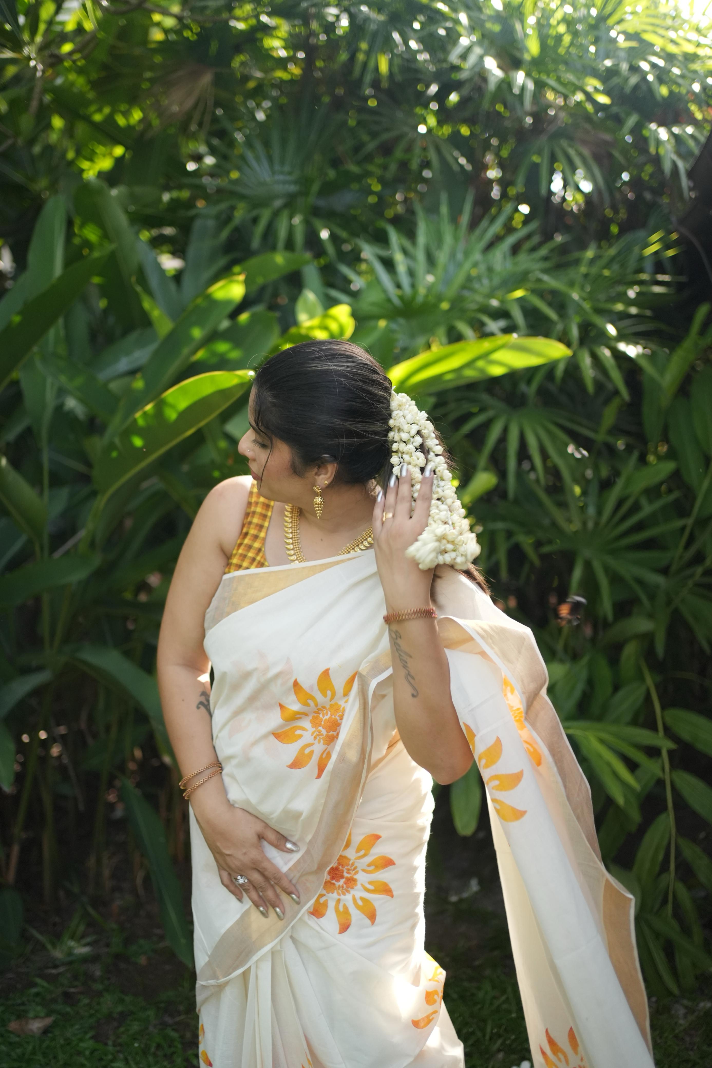 🌻 Suryakanthi – Sunflower Kerala Cotton Saree 🌻 - KBG