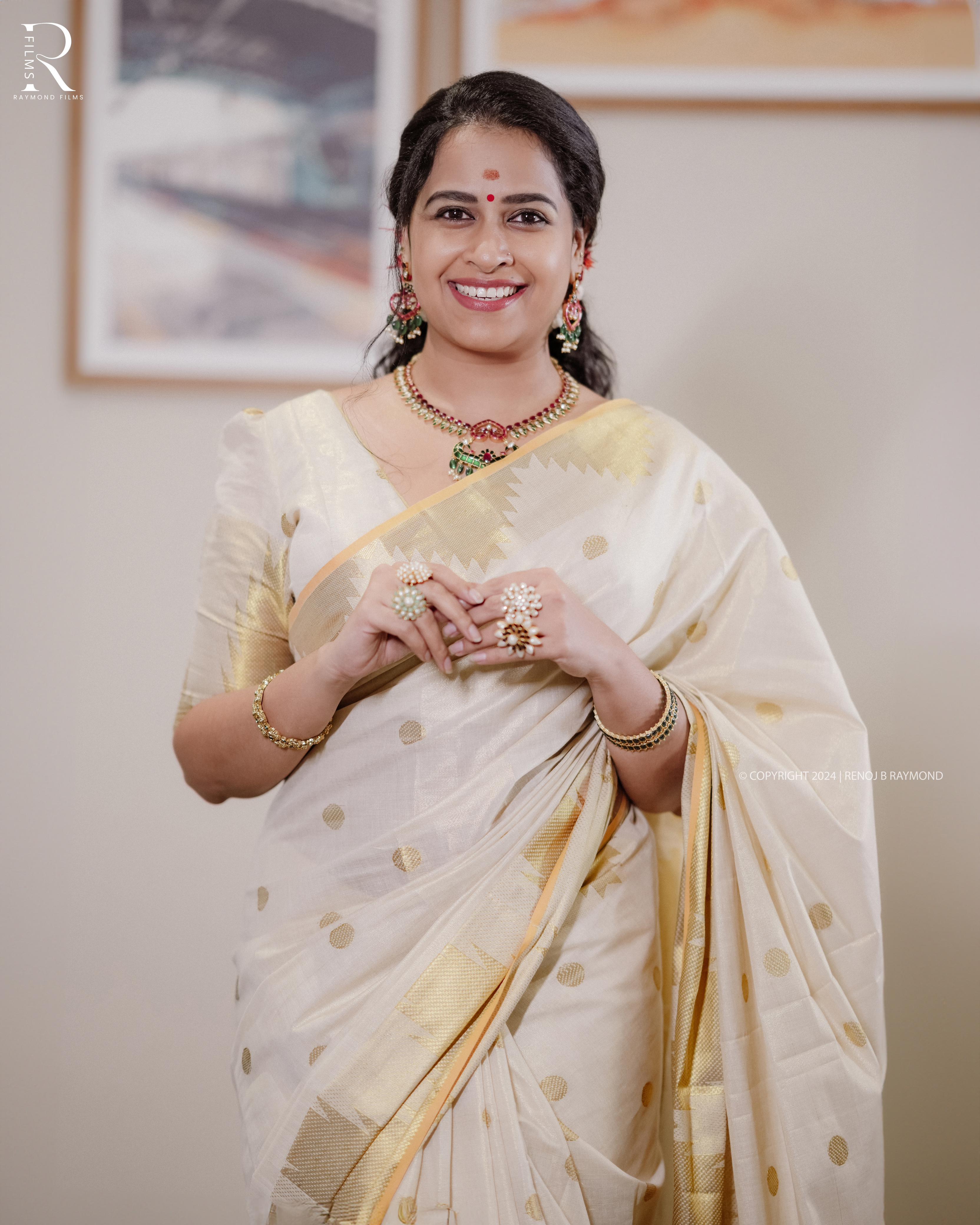 Handloom Replica Sadhika Tissue Saree - KBG