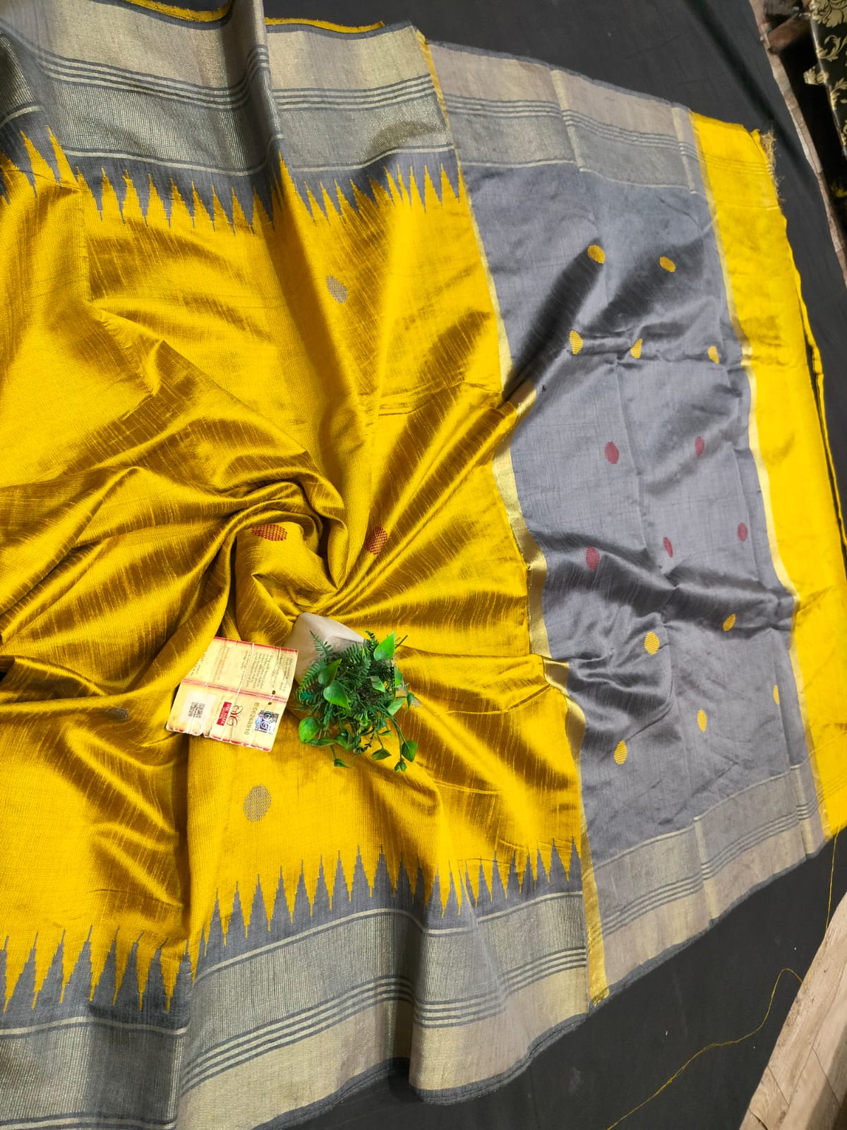 Pure Raw Silk Saree - SU